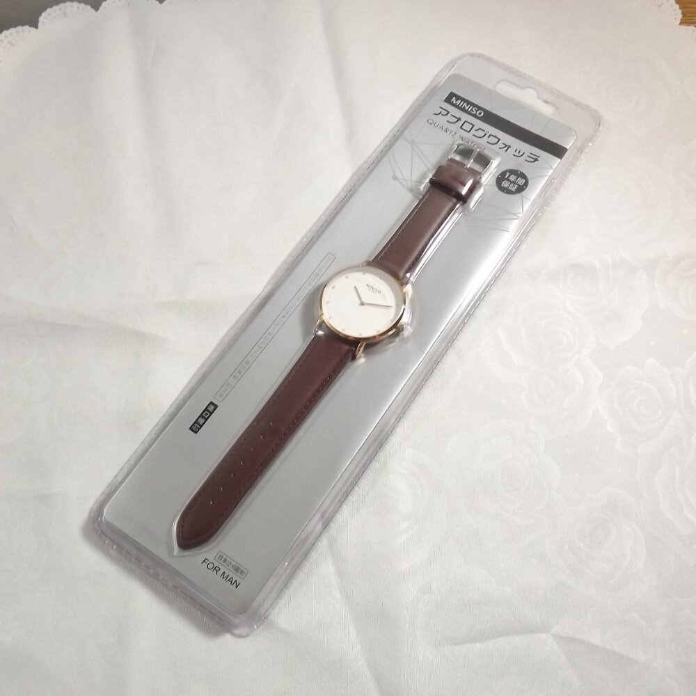 MINISO Men's Wristwatch with Diamond Chips and Brown Strap